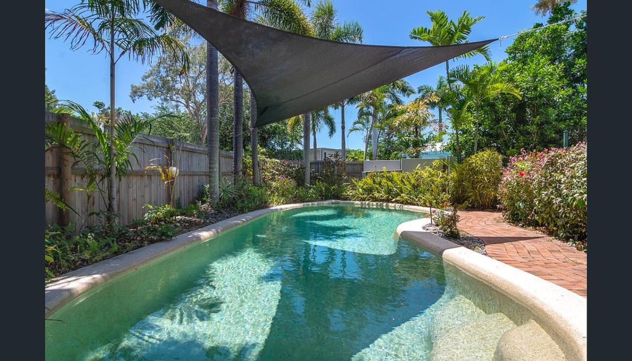 Modern 2 Bedroom Townhouse - Four Mile Beach Escapes Port Douglas Esterno foto