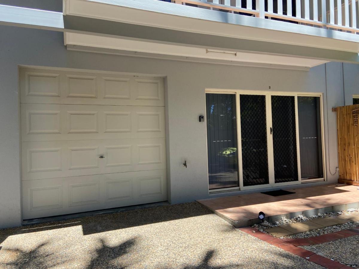 Modern 2 Bedroom Townhouse - Four Mile Beach Escapes Port Douglas Esterno foto